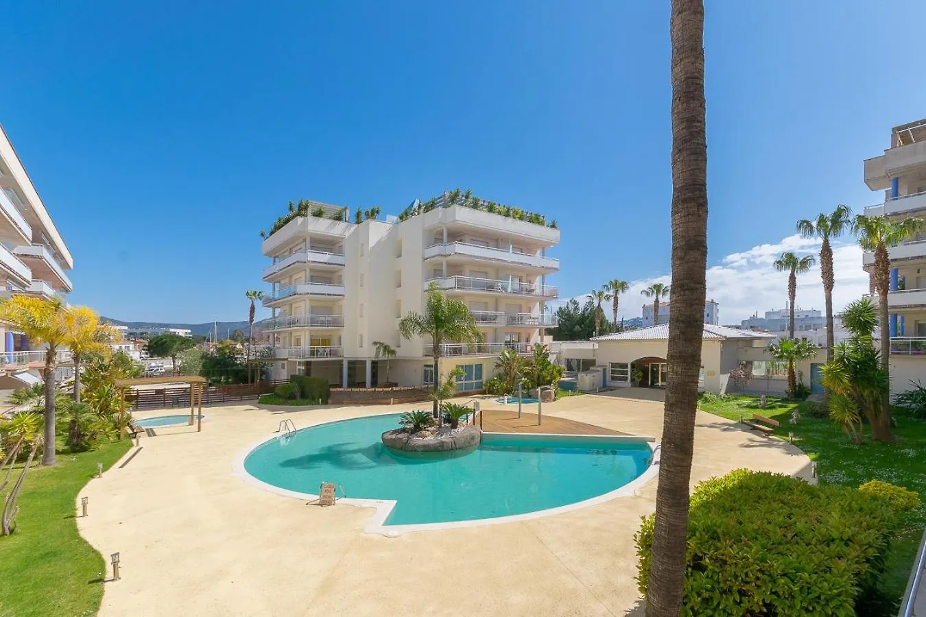 Bonito Aparatamento Con Vistas A La Piscina Av-70 Roses Apartment